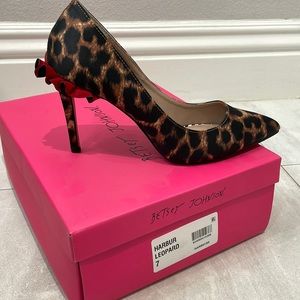 Betsy Johnson Leopard Heels (7)
